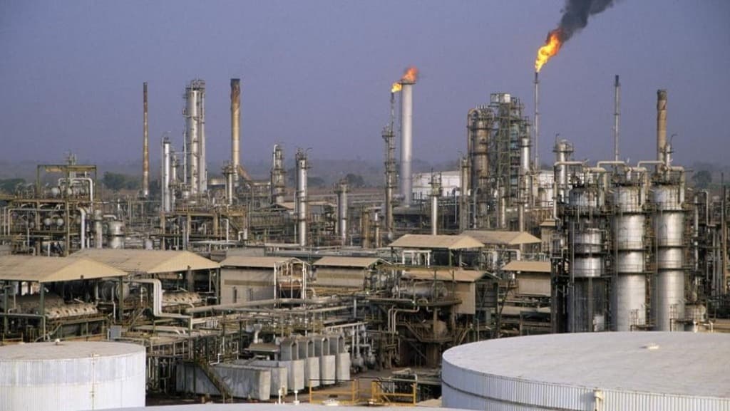 Hydrocarbon processing facility, refinery infrastructure and pipeline network in Algeria